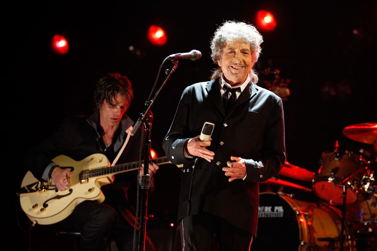 Bob Dylan premium tickets now limited for icon's Yorkshire return to ...