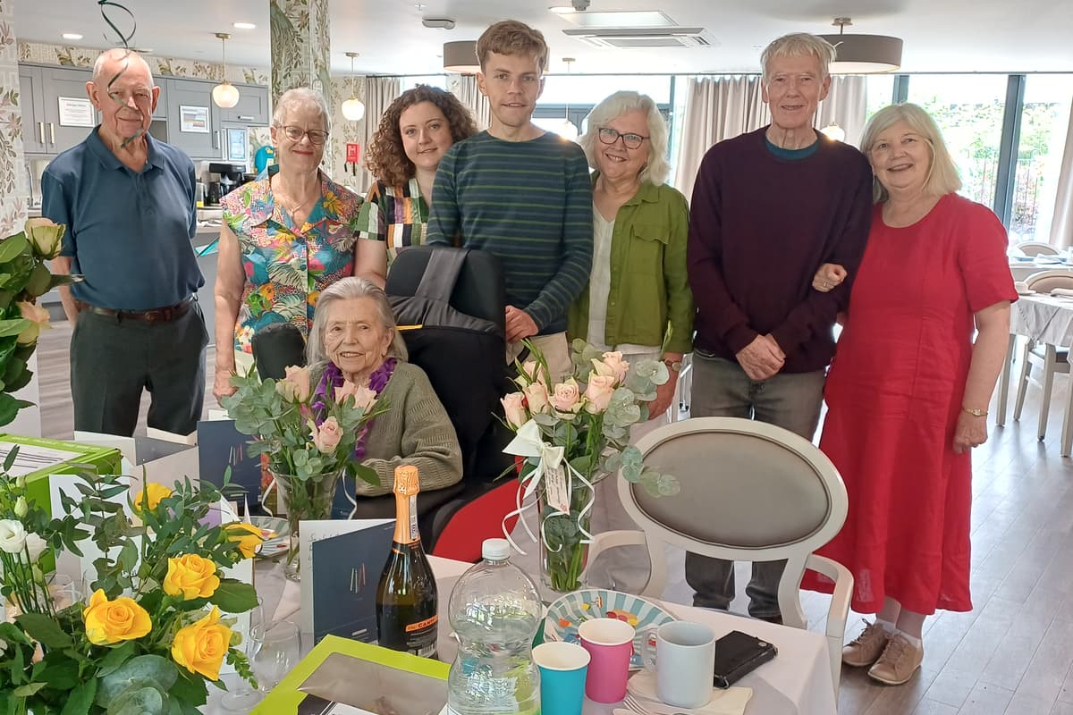 Ehemaliger Journalist aus Yorkshire feiert 100. Geburtstag nach einem ...