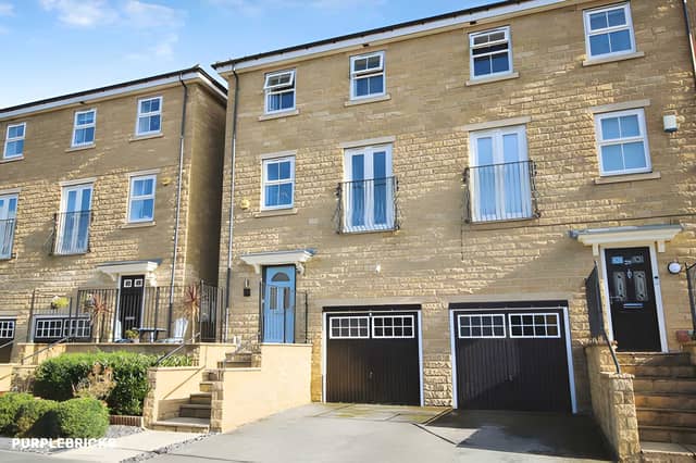 The Jilling Gardens property has a driveway leading to a garage with power and lighting, alongside a pebbled seating area