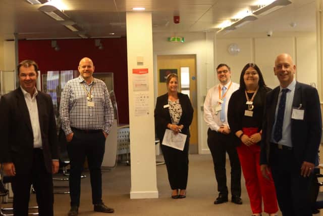 Minister for Pensions visits Dewsbury job centre