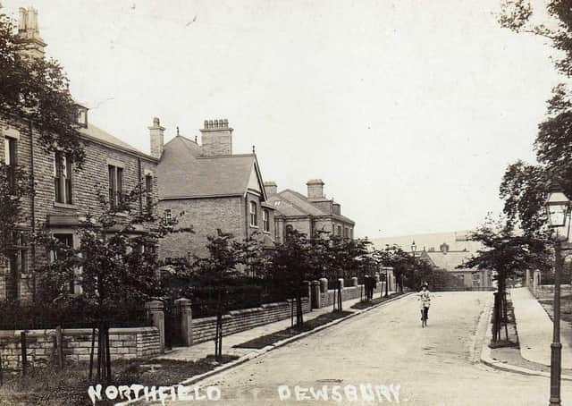 Easy Targets: Pictured around 1908 is Northfield Road, one of the finest residential areas in Dewsbury where the more affluent people lived, which made them a prime location for burglars. This was one of the areas they targeted in 1912 when there was an “epidemic” of burglaries in that area in 1912. Note the lovely stone houses with their bay windows and walled front gardens. All still there, fortunately.