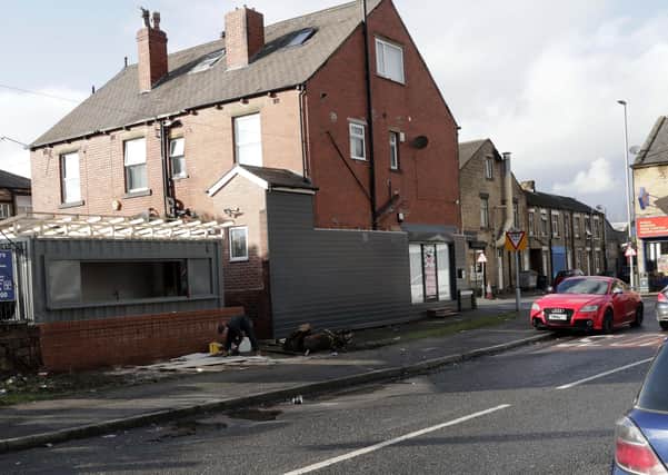 Construc tion of a take away unit on Havelock Street, Ravensthorpe.