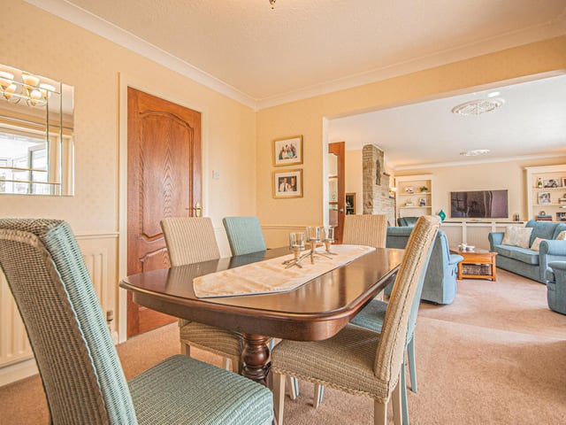 A light and spacious interior gives flexibility with space.