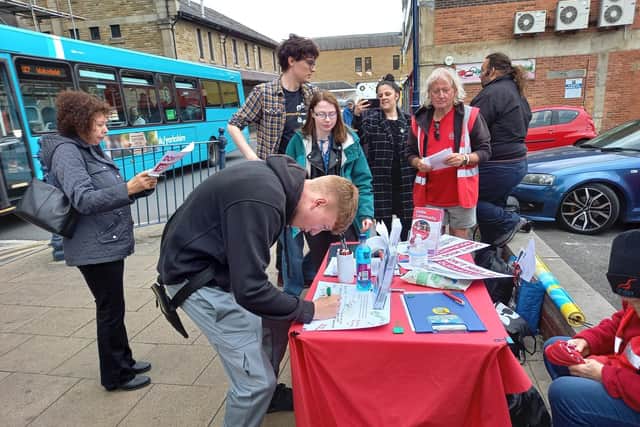 Campaigners from Better Buses for West Yorkshire and Unite Community were outside Dewsbury Bus Station yesterday (Wednesday) asking the public to support many of the region’s bus drivers who are in dispute with their employer, Arriva