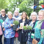 Batley and Spen MP Kim Leadbeater joined the Cleckheaton in Bloom volunteers at Cleckheaton Library to celebrate the Queen’s Platinum Jubilee.