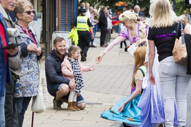 Mollie Parkin and dad James Parkin with the princesses