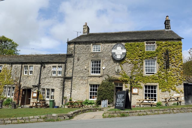 The Lister Arms, Malham, dates  from 1723. The old coaching inn overlooks the green in the centre of Malham.
The scenery around Malham is some of the best in England, with magnificent glaciokarst landscapes including Malham Cove, Gordale Scar and Watlowes dry valley.
There’s a sheltered terrace at the rear.