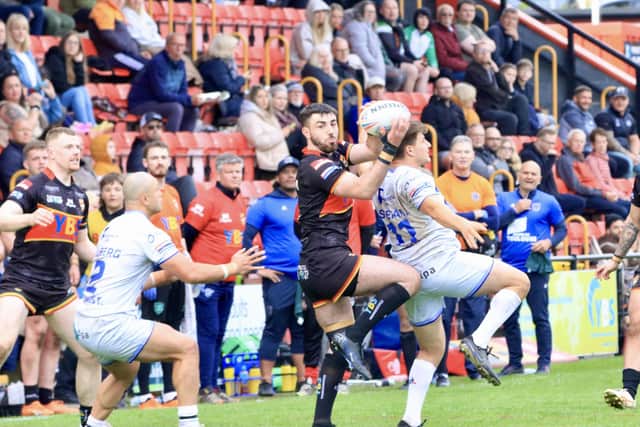 Action from Dewsbury Rams v Toulouse. Photo by Thomas Fynn.
