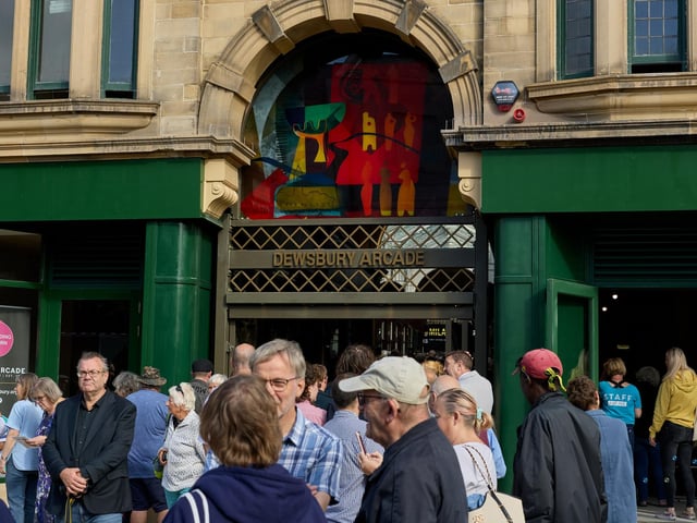 Crowds outside the building.