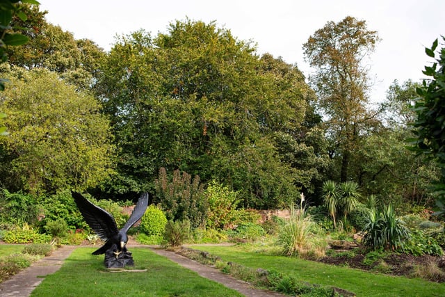 Early autumnal views around Crow Nest Park, Dewsbury