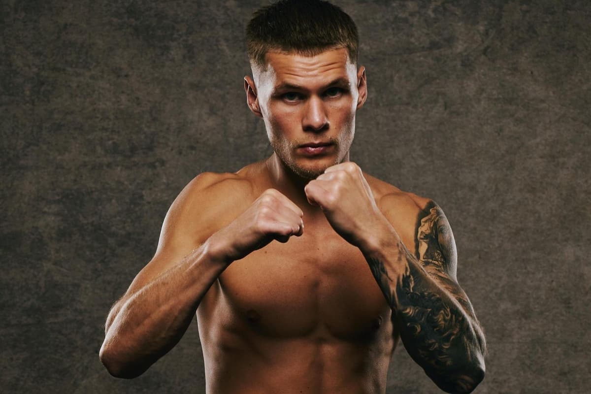 Der in Liversedge aufgewachsene Boxstar Cory O'Regan ist neuer ...