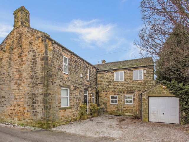 Heybeck Hall has a quiet location off Heybeck Lane, Dewsbury.