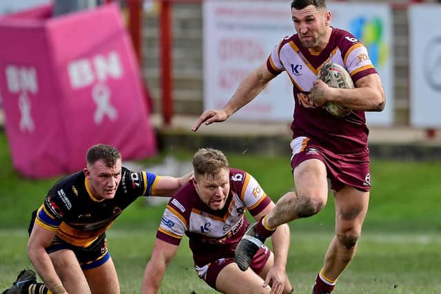 Batley Bulldogs made lightwork of National Conference Premier Division outfit Wath Brow Hornets, notching 11 unanswered tries in a 60-0 win.