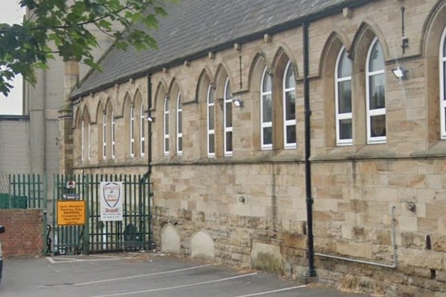 The Muscle Pit, School Street, Dewsbury - 4.8/5 (27 Google reviews).