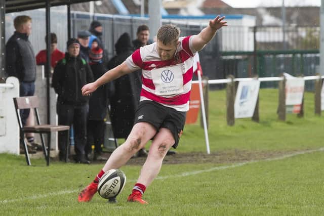 Dale Breakwell was on target with two conversions and a drop-goal in Cleckheaton's narrow win at Doncaster Phoenix.