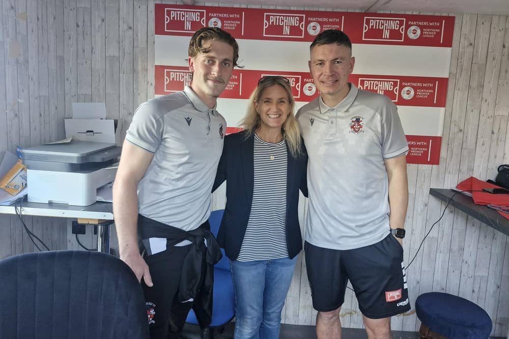 Kim Leadbeater MP met with players, coaches, officials and volunteers of Liversedge FC during a visit.