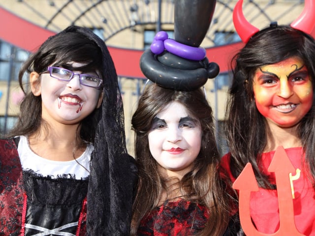 Zaynab, Khadija and Amna Ijaz.