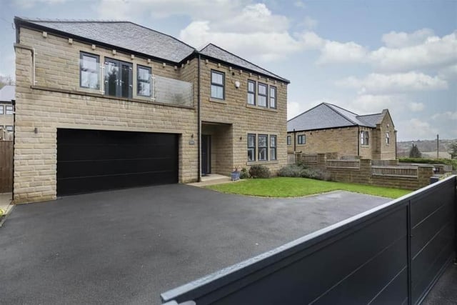 On January 25, we had a look inside the most expensive house for sale in Cleckheaton.
https://www.dewsburyreporter.co.uk/lifestyle/homes-and-gardens/take-a-look-inside-the-most-expensive-house-for-sale-in-cleckheaton-on-rightmove-4000388
