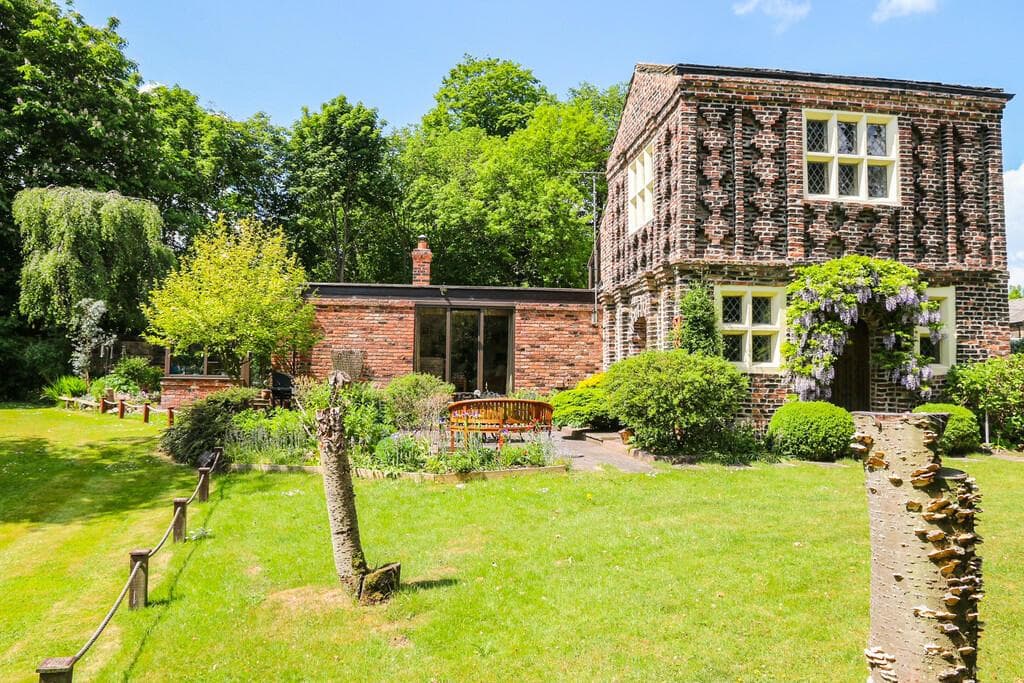 Location, Location, Location: These are the 11 most expensive homes currently for sale in Batley on Rightmove - Vimarsana News