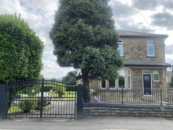 The impressive approach to the Liversedge property.