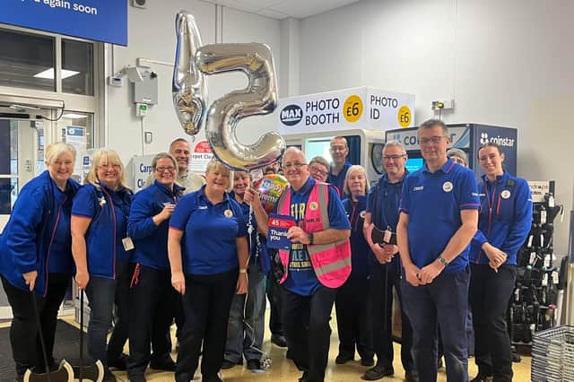 Colleagues at Tesco in Cleckheaton have waved goodbye to Paul Gledhill after 45 years.