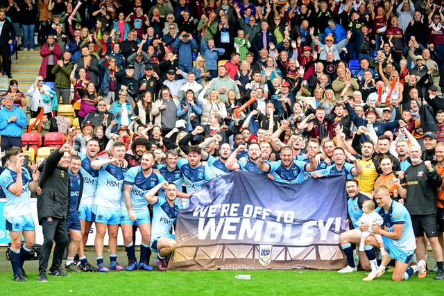 What a picture! The banner says it all: BATLEY BULLDOGS ARE GOING TO WEMBLEY!