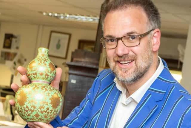Television personality Charles Hanson will have his gavel at the ready as the Kirkwood’s Snowdogs get auctioned off at the end of the month.
