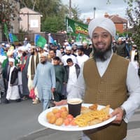 Hundreds join annual Eid-Milad Procession in Heckmondwike to pray for world peace