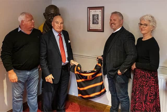 A tribute presentation to honour John Davies, a former Welsh rugby union international star, was held earlier this month at the Rams’ FLAIR Stadium.