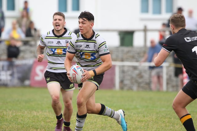 5. Reiss Butterworth in action for Dewsbury at Cornwall