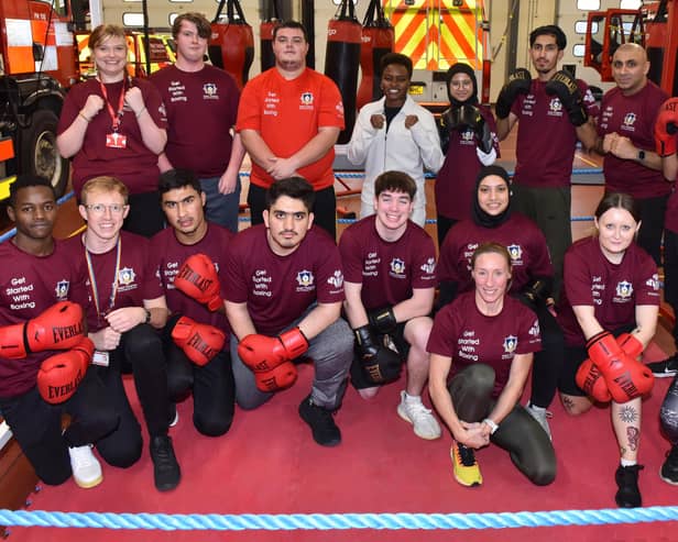 Nicola Adams with Prince's Trust supported young people on the 'Get Started with Boxing' programme