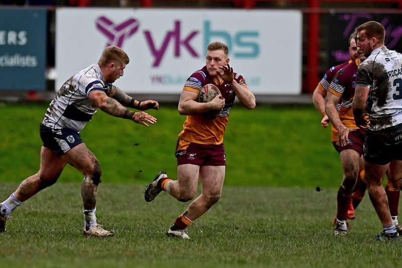 Although they conceded two tries in the second half, Batley were still able to respond thanks to a late penalty and an even later drop goal.