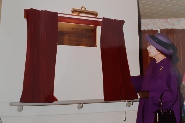 Her Majesty Queen Elizabeth II unveiling the plaque at Claremont House.