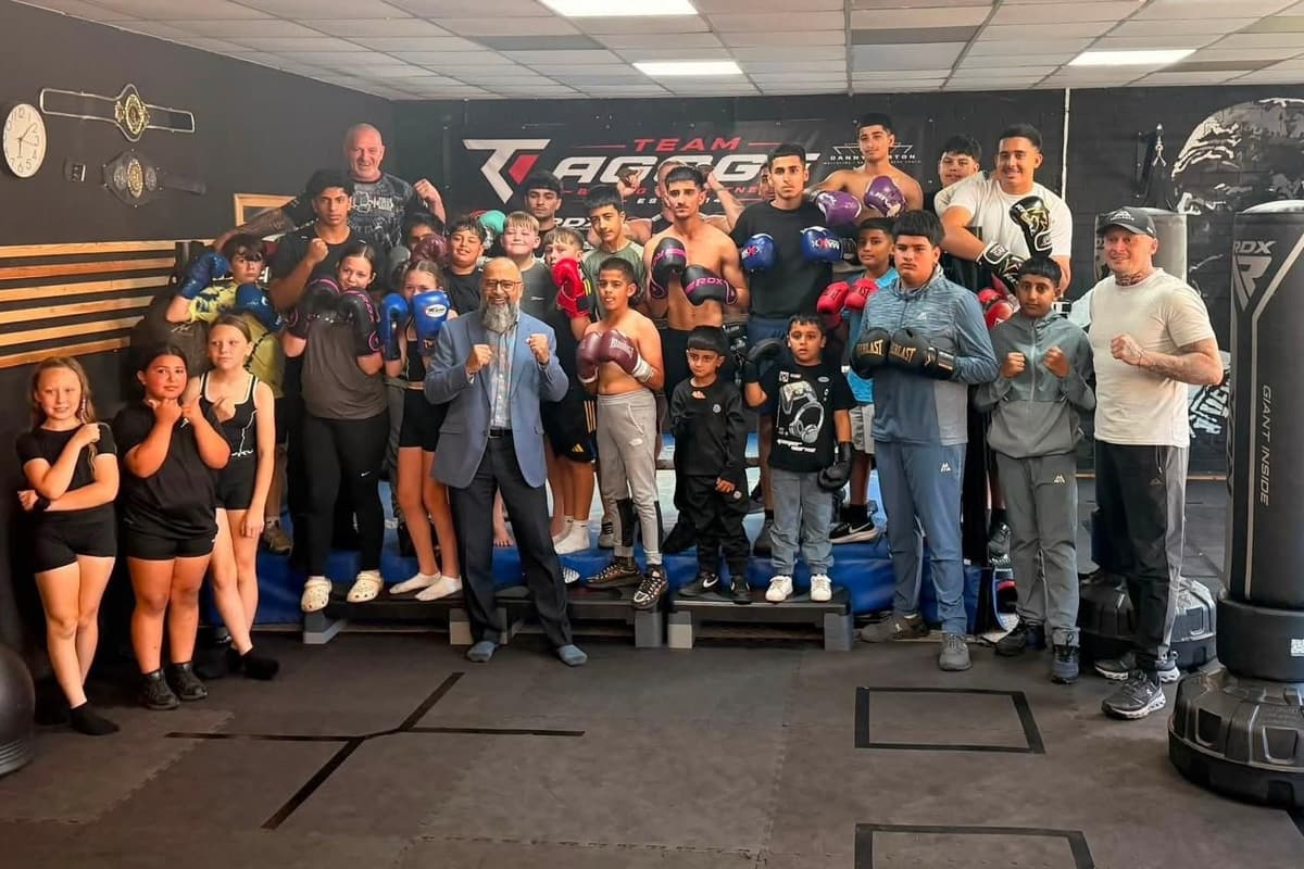 Team Agoge Fitnessstudio öffnet seine Türen für einen Familientag und eine ...