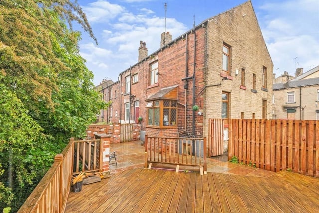 This property on Bradford Road in Oakenshaw is currently for sale on Rightmove for a guide price of £90,000.