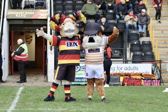Off the pitch, there was friendly banter between the two mascots!