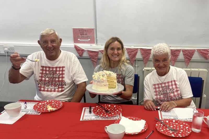 Kim joined her parents, Jean and Gordon, to judge a cake competition at the Upper Batley High School Bake-Off.