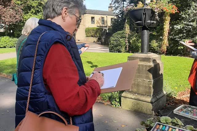 A community arts project at Cleckheaton Library is bringing people together through creative outdoor exploration.