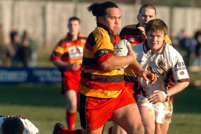 Frank Watene on the charge for Dewsbury in the Boxing Day derby of 2005