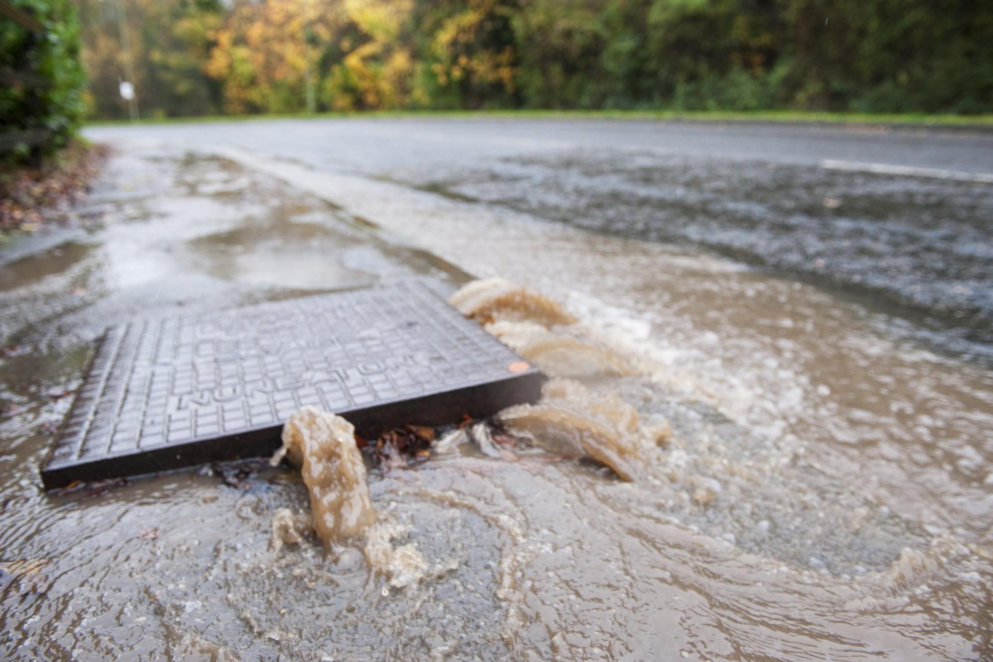 Burst water main leaves Batley residents with no water and low pressure as ...