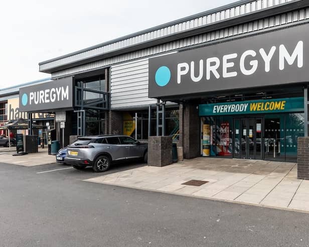 The brand-new gym is a fantastic addition to Dewsbury, driving footfall to the retail park and providing around 12 new jobs in the thriving health and fitness sector.