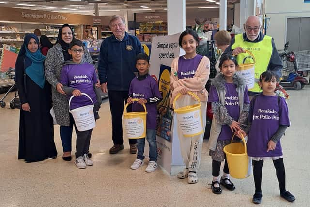 The Rotary Club was joined by pupils from Carlton Junior and Infant School.