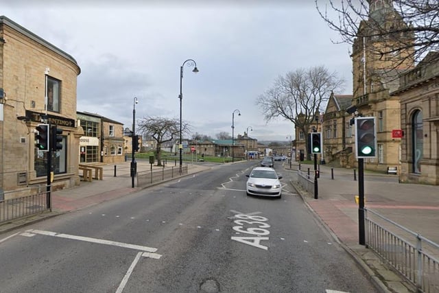 The estimated average annual household income for Cleckheaton is £37,200.
