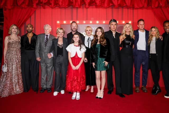 The cast of Tinsel Town. Photo by: Vianney Le Caer.