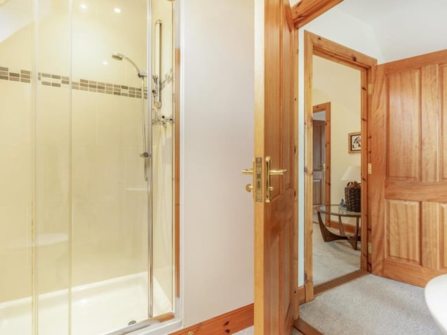 Bedroom 1 en-suite.