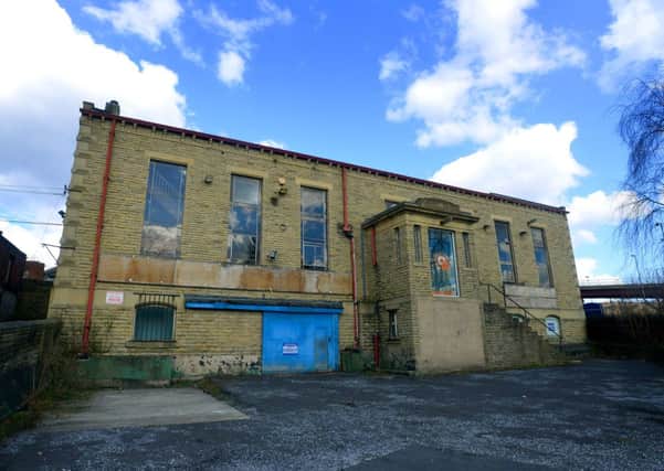 Cages Ltd (Bronte House on Wesley Place in Dewsbury). (D532B314)