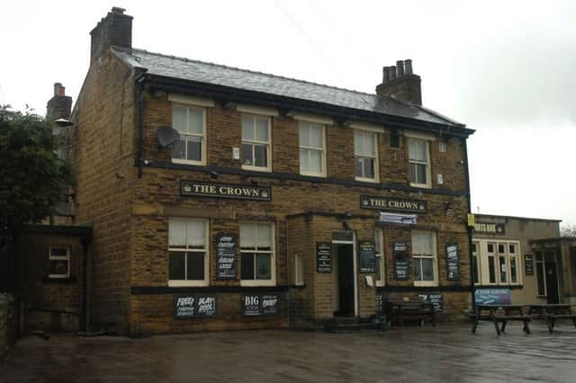 The Crown pub, Chickenley Lane, Chickenley. (d18041242)