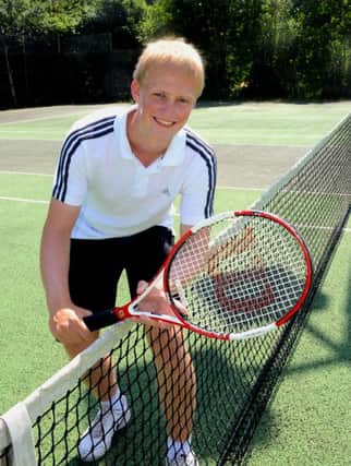 Tom Allard is attempting to break the world record for the highest number of consecutive opponents in tennis.  (d623b329)