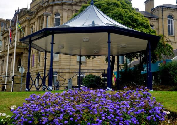 The Wallace Hartley bandstand in Longcauseway Memorial Garden. Named after the Titanic bandleader. (D533B338)