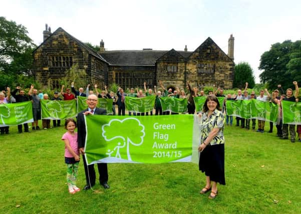 Oakwell Hall has gained it's 10th Green Flag tourism award. Peter O'Neil and Liz Smaje. (D543K430)